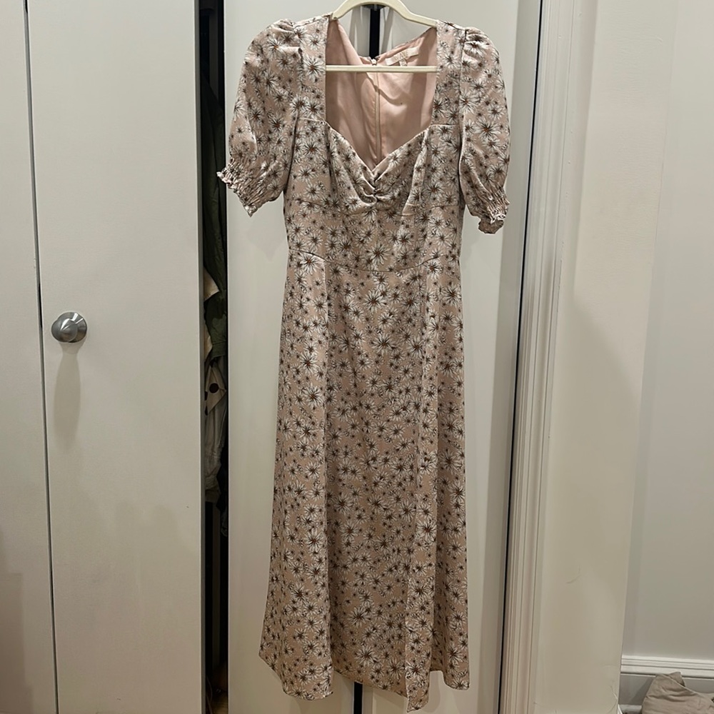 Wayf floral print slightly puff sleeve dress with a little slit